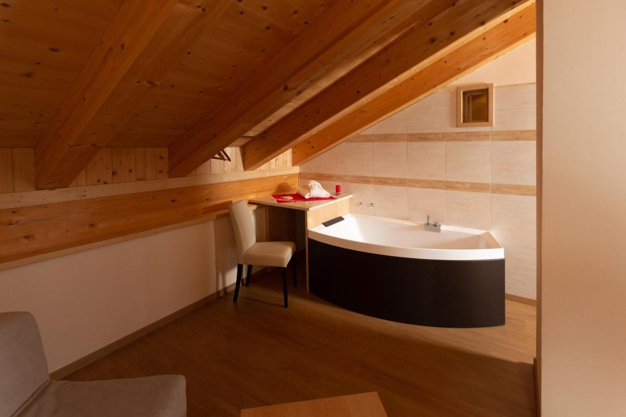 Hotel Meuble Adler - Rooms & Mountain Apartments Santa Caterina Valfurva Exterior photo