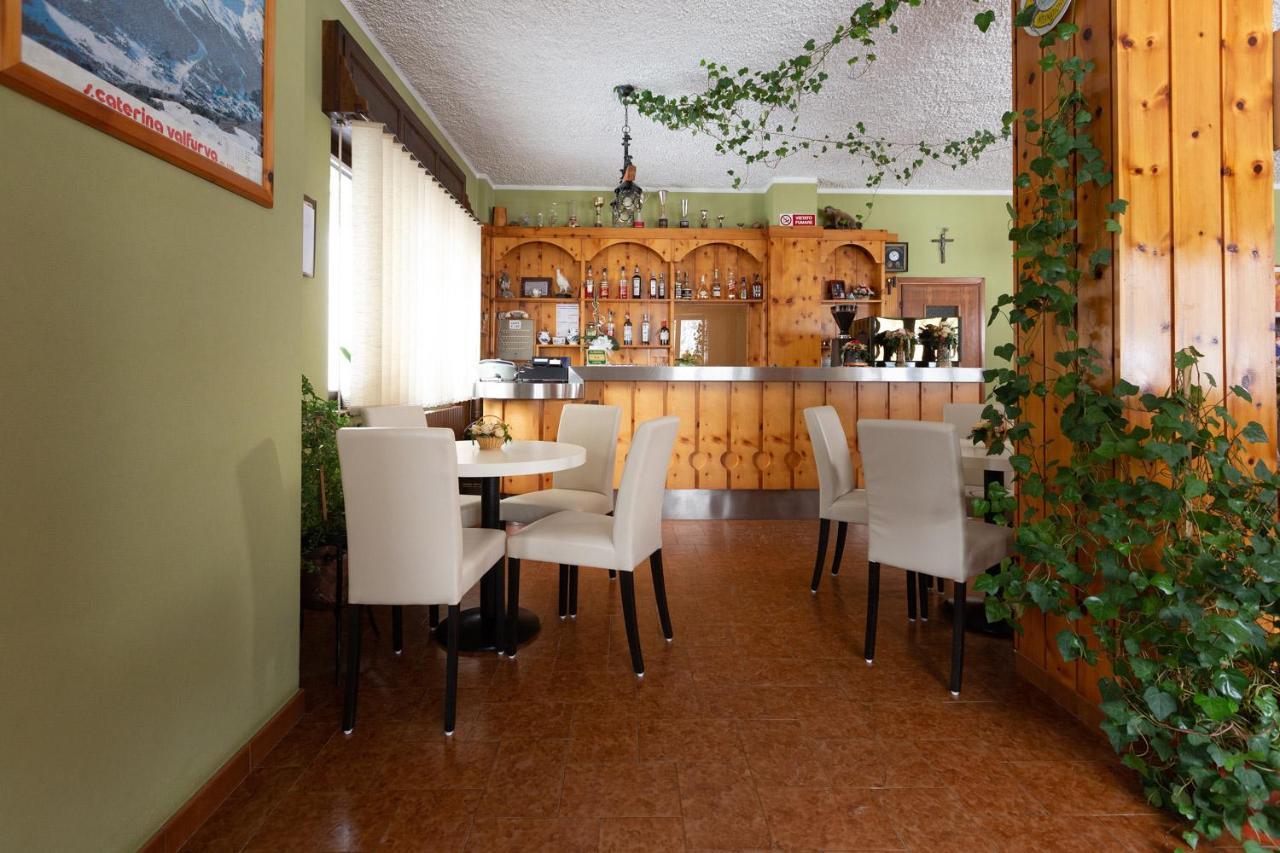 Hotel Meuble Adler - Rooms & Mountain Apartments Santa Caterina Valfurva Exterior photo